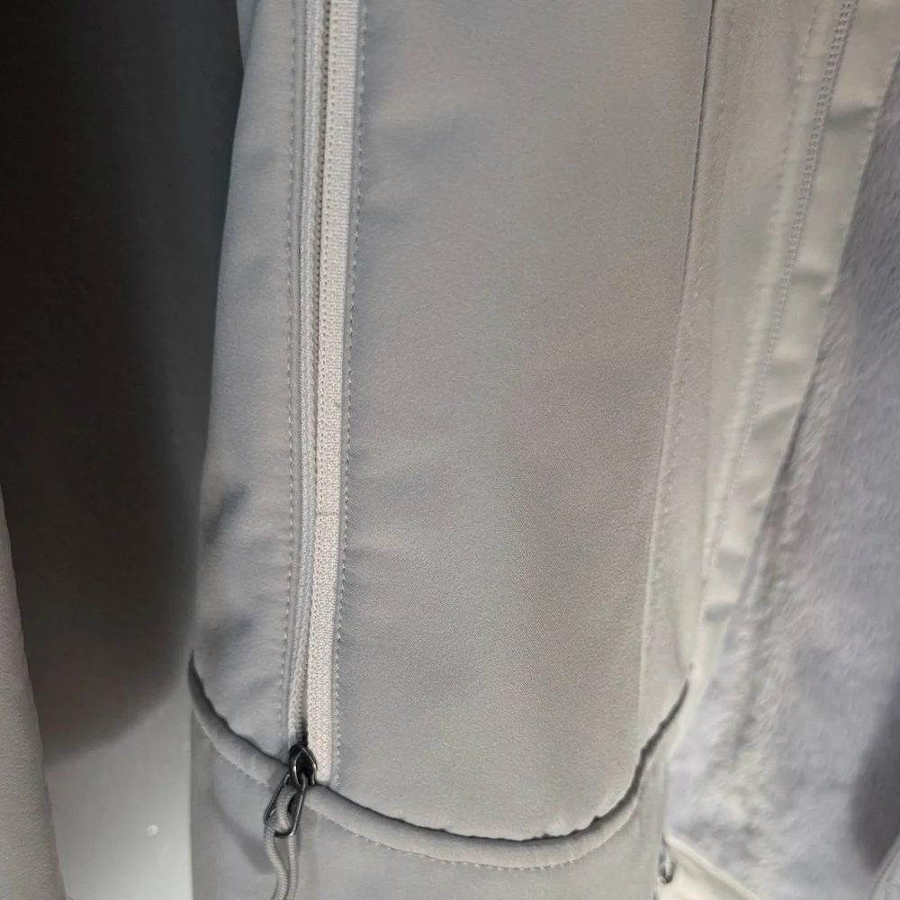 The North Face Women's Light Gray Jacket - Picture 5 of 7